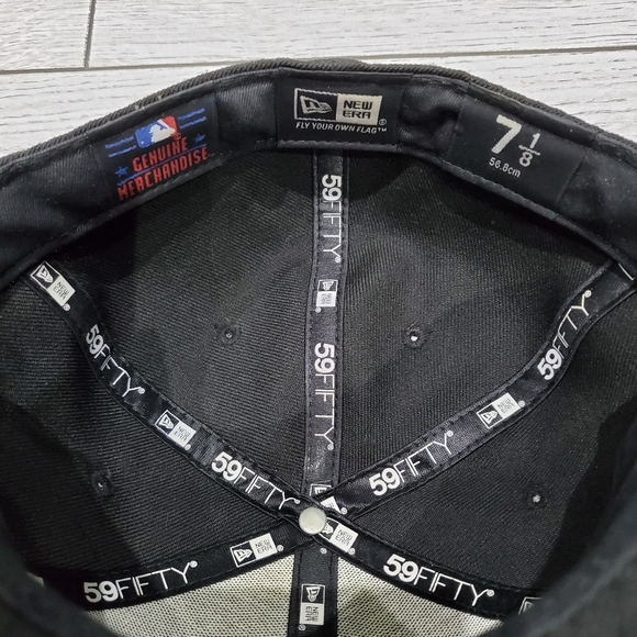 Selling Black & White New York Yankees Baseball Cap Size 7 1/8 - Picture 10 of 10